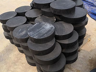 临武县板式橡胶支座由若干层橡胶片与薄钢板经加压硫化